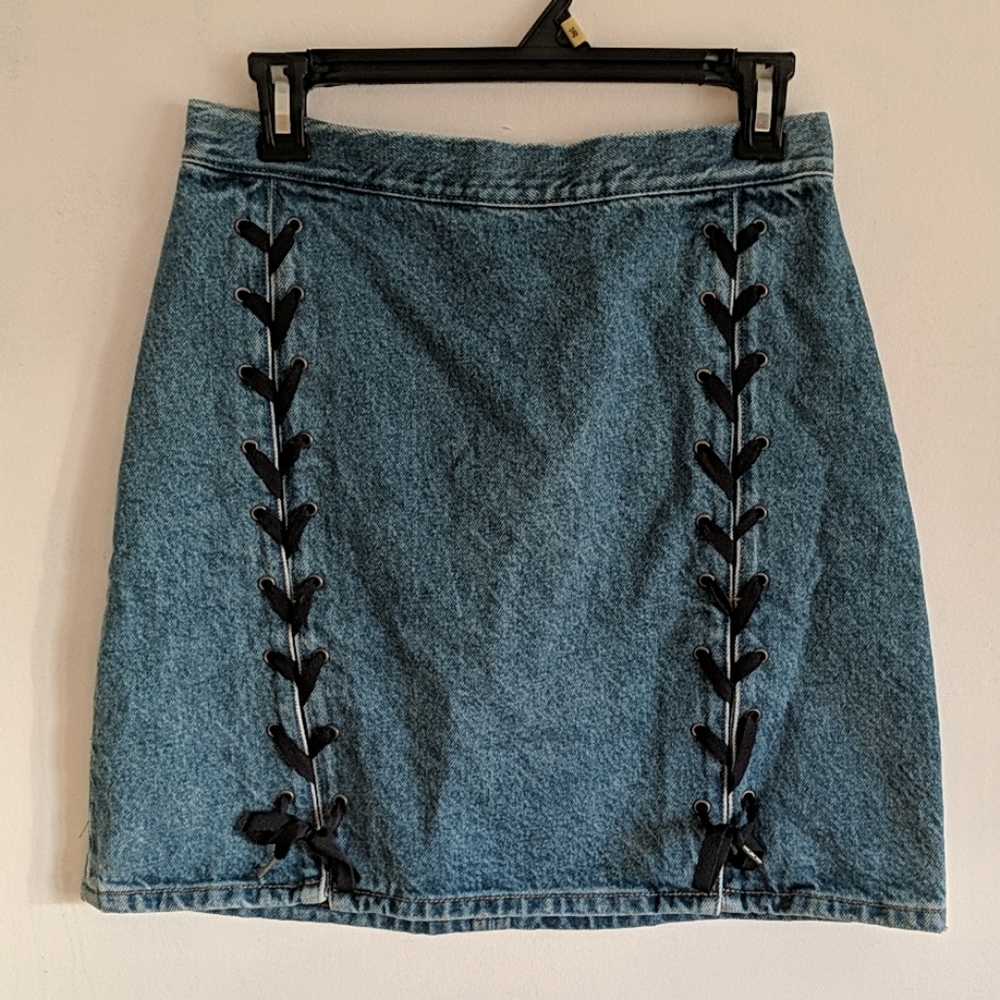 H&M high-waisted mini skirt